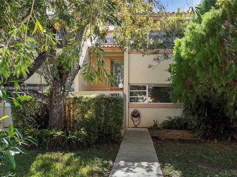 For Rent: $3,500 (3 beds, 3 baths, 1471 Square Feet)