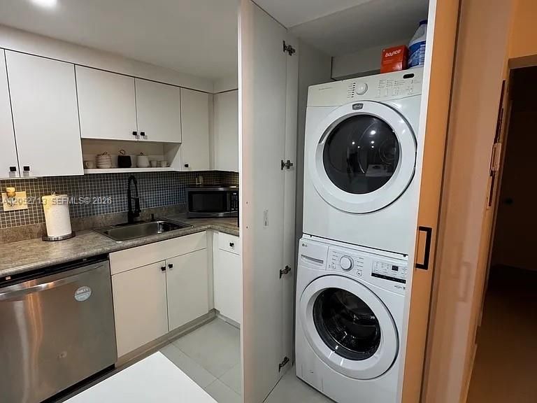 For Rent: $3,500 (3 beds, 3 baths, 1471 Square Feet)