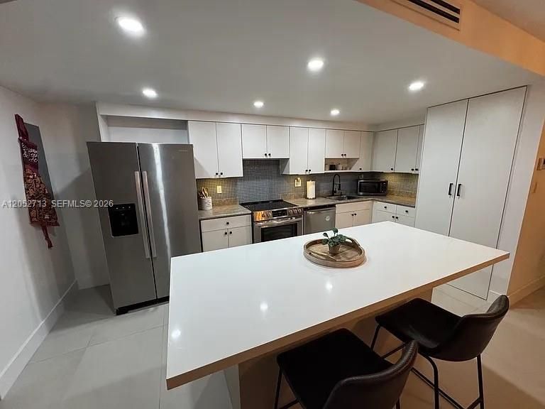 For Rent: $3,500 (3 beds, 3 baths, 1471 Square Feet)