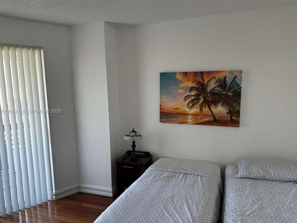 For Rent: $2,800 (2 beds, 2 baths, 1181 Square Feet)