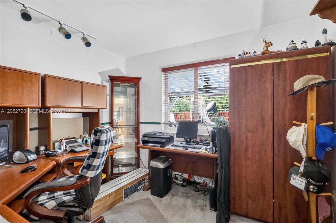 Active With Contract: $539,900 (3 beds, 2 baths, 1574 Square Feet)