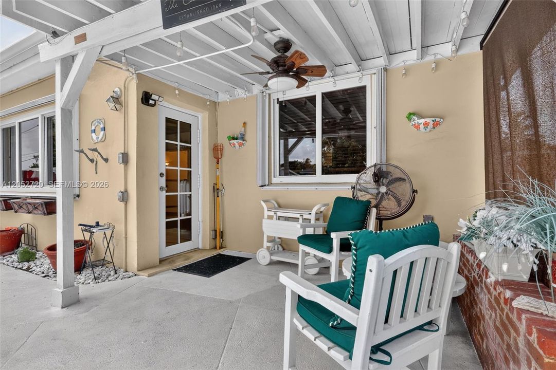 Active With Contract: $539,900 (3 beds, 2 baths, 1574 Square Feet)