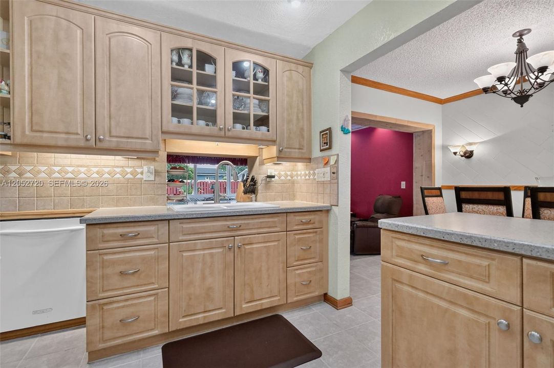 Active With Contract: $539,900 (3 beds, 2 baths, 1574 Square Feet)