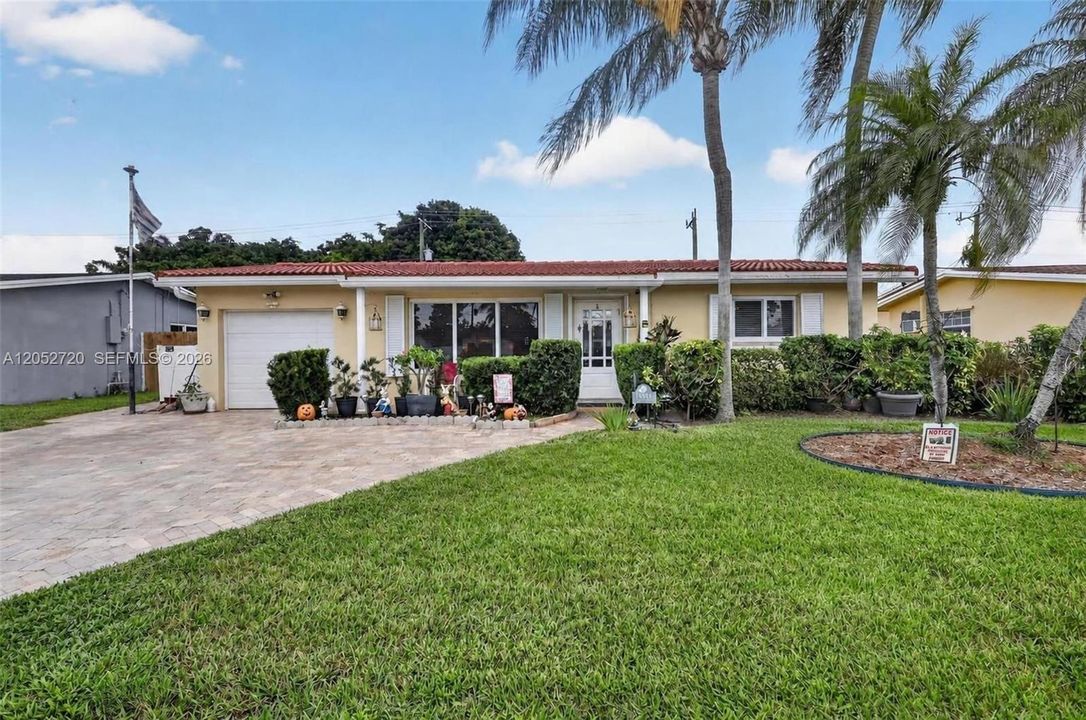 Active With Contract: $539,900 (3 beds, 2 baths, 1574 Square Feet)