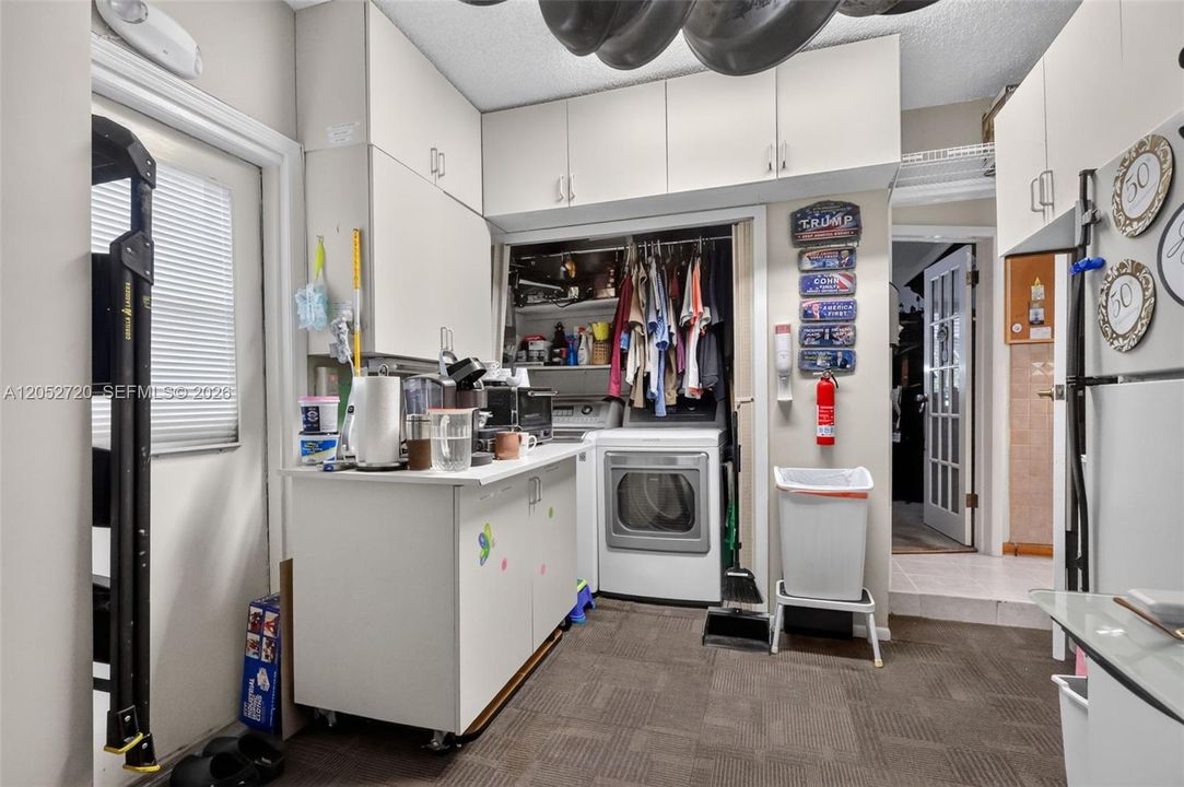 Active With Contract: $539,900 (3 beds, 2 baths, 1574 Square Feet)