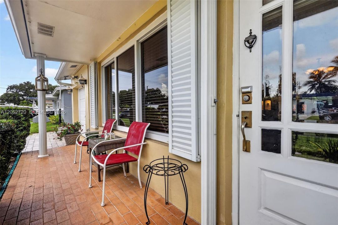 Active With Contract: $539,900 (3 beds, 2 baths, 1574 Square Feet)