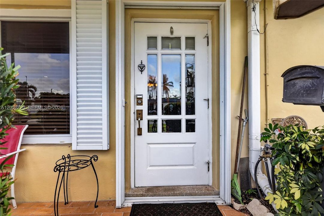 Active With Contract: $539,900 (3 beds, 2 baths, 1574 Square Feet)