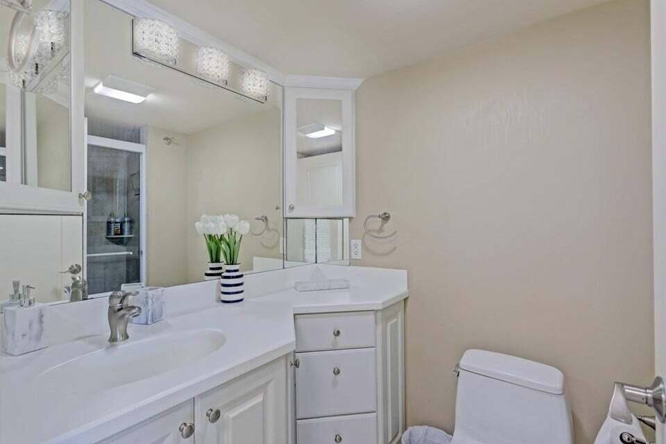 2nd Bathroom