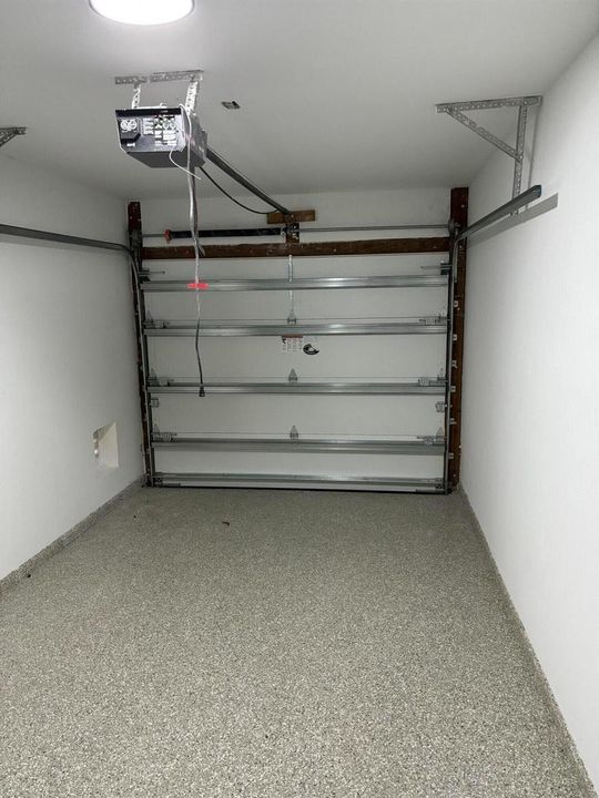 12692-garage-inside