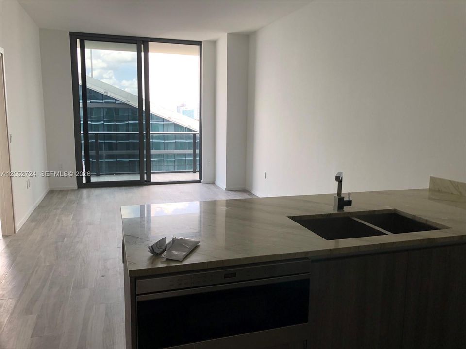 For Rent: $4,600 (1 beds, 2 baths, 1047 Square Feet)