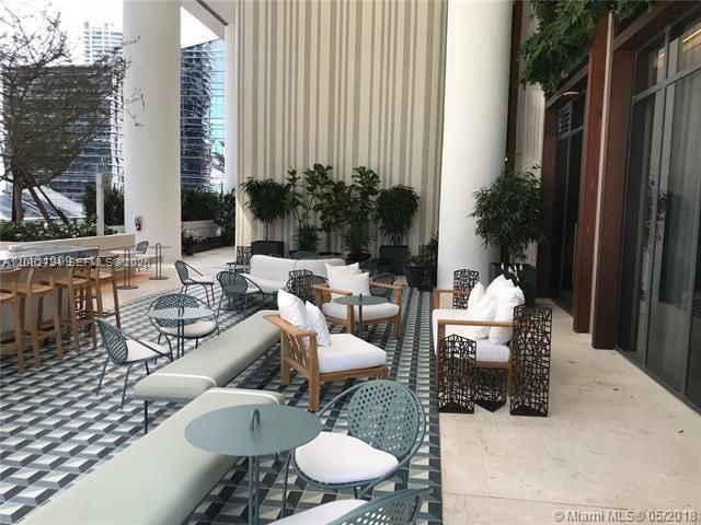 For Rent: $4,600 (1 beds, 2 baths, 1047 Square Feet)