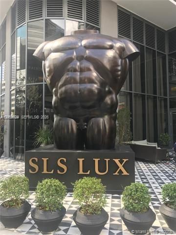 For Rent: $4,600 (1 beds, 2 baths, 1047 Square Feet)