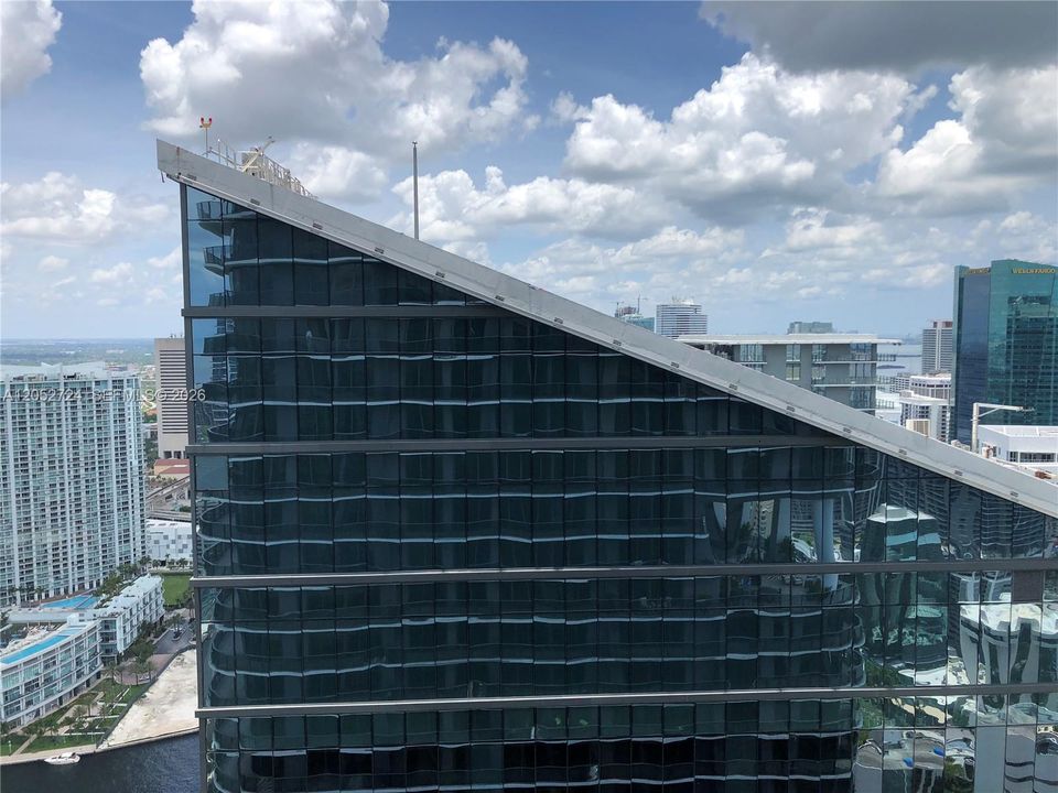 For Rent: $4,600 (1 beds, 2 baths, 1047 Square Feet)