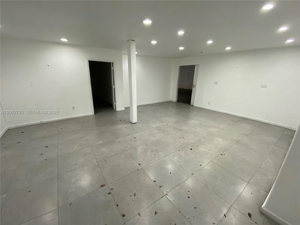 В аренду: $7,500 (0 спален, 0 ванн, 0 Квадратных фут)