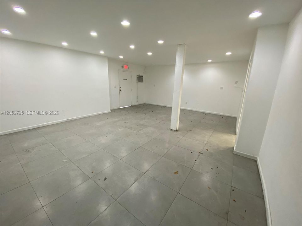 В аренду: $7,500 (0 спален, 0 ванн, 0 Квадратных фут)