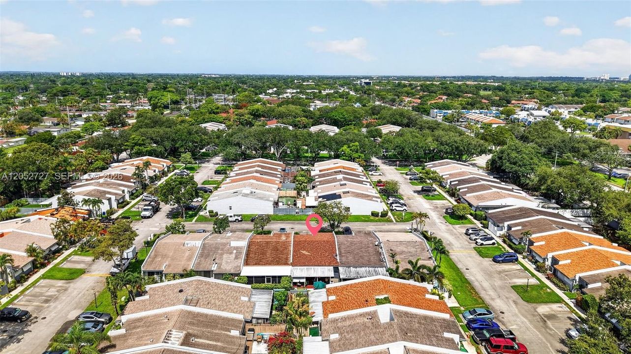 На продажу: $399,900 (2 спален, 2 ванн, 1227 Квадратных фут)