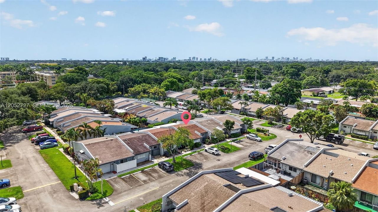 На продажу: $399,900 (2 спален, 2 ванн, 1227 Квадратных фут)