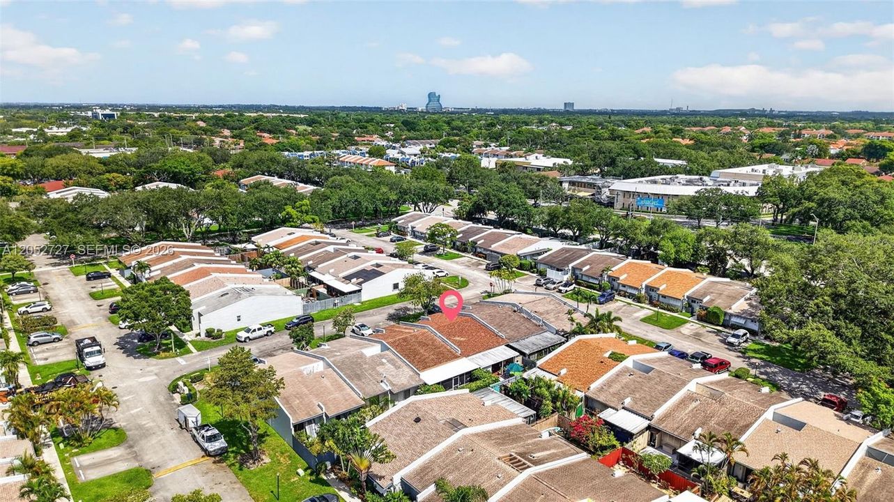 На продажу: $399,900 (2 спален, 2 ванн, 1227 Квадратных фут)