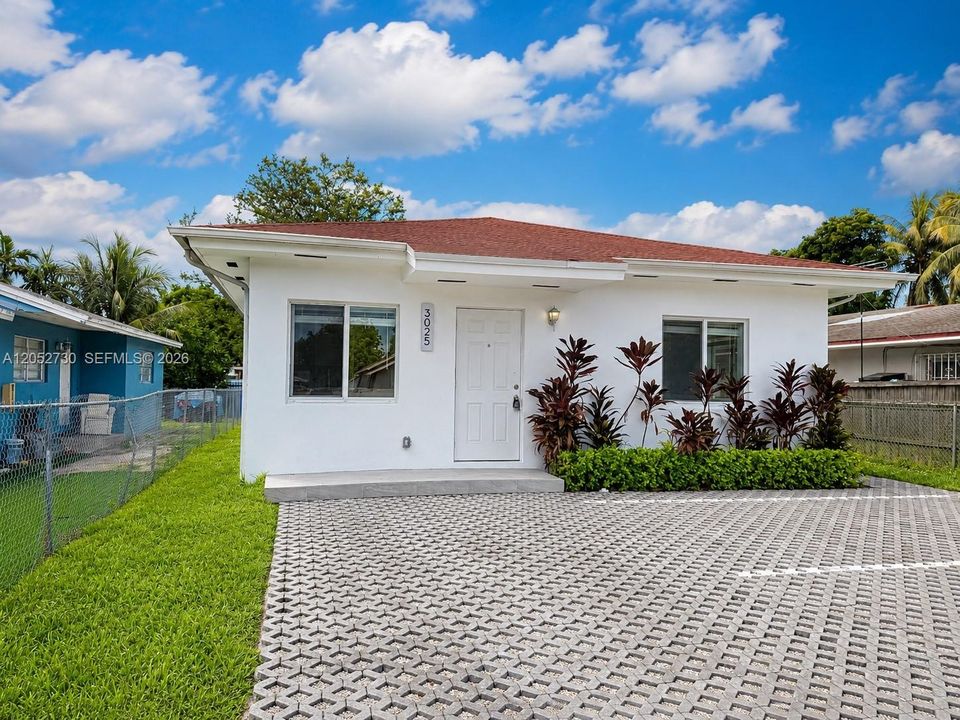 For Rent: $3,300 (3 beds, 2 baths, 2019 Square Feet)