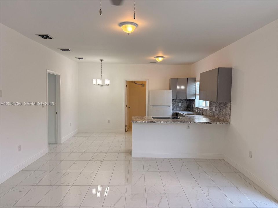 For Rent: $3,300 (3 beds, 2 baths, 2019 Square Feet)