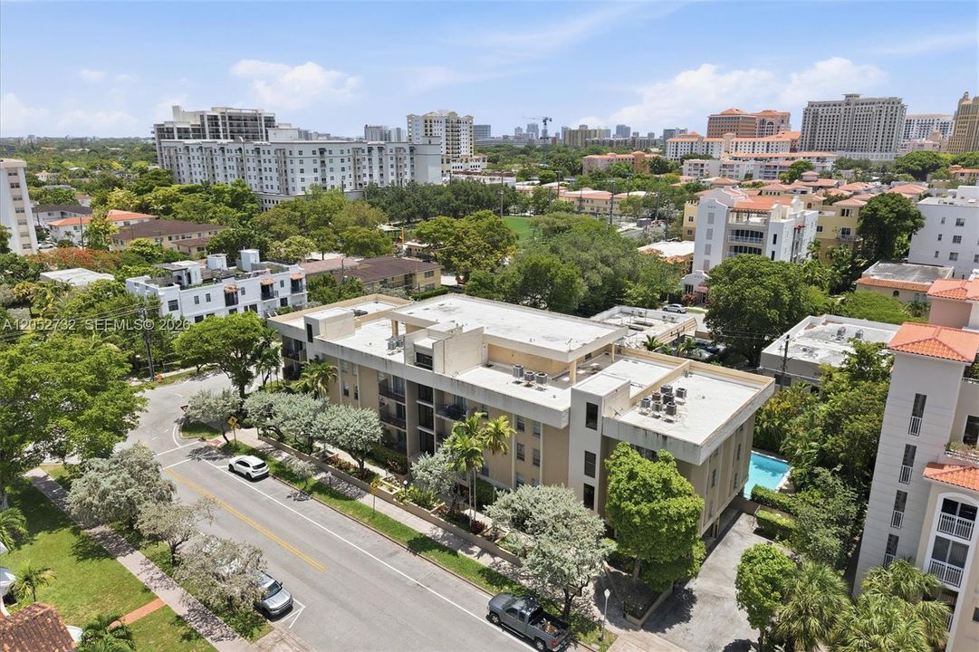 На продажу: $450,000 (2 спален, 2 ванн, 1000 Квадратных фут)