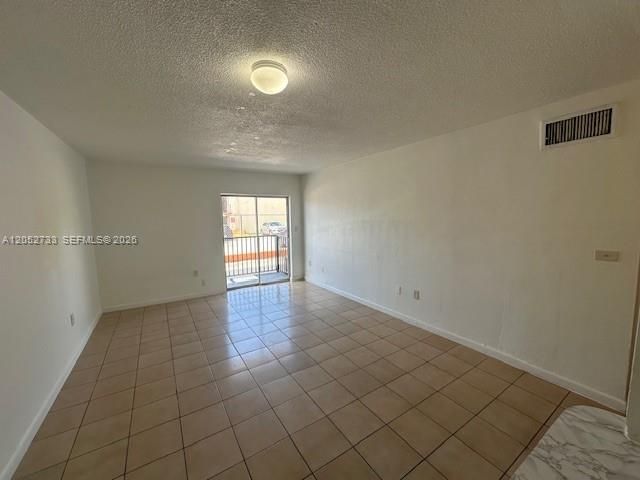 For Rent: $1,695 (1 beds, 1 baths, 720 Square Feet)