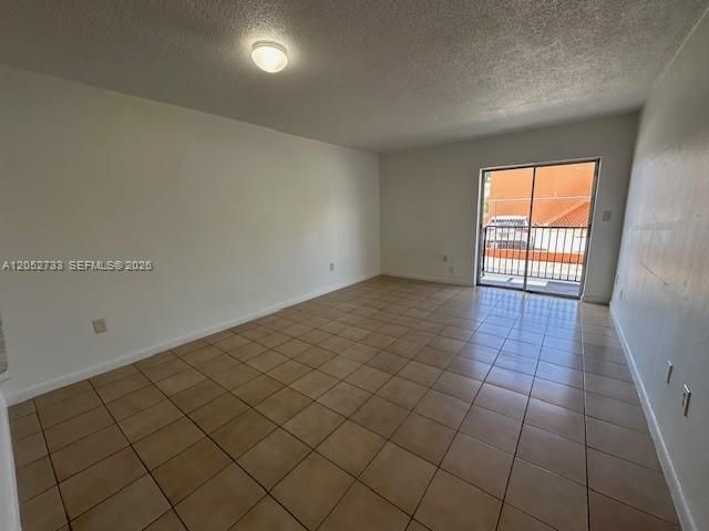 For Rent: $1,695 (1 beds, 1 baths, 720 Square Feet)