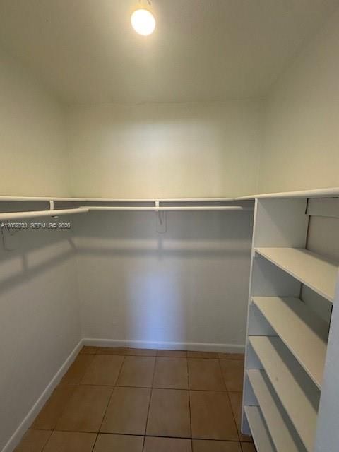 For Rent: $1,695 (1 beds, 1 baths, 720 Square Feet)