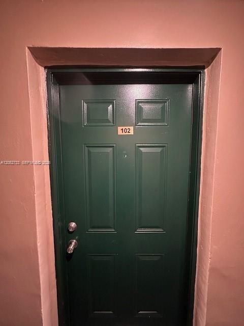 For Rent: $1,695 (1 beds, 1 baths, 720 Square Feet)