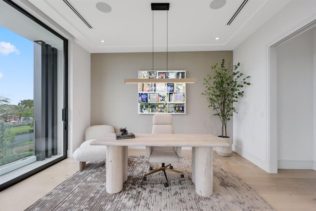 office / bedroom 5