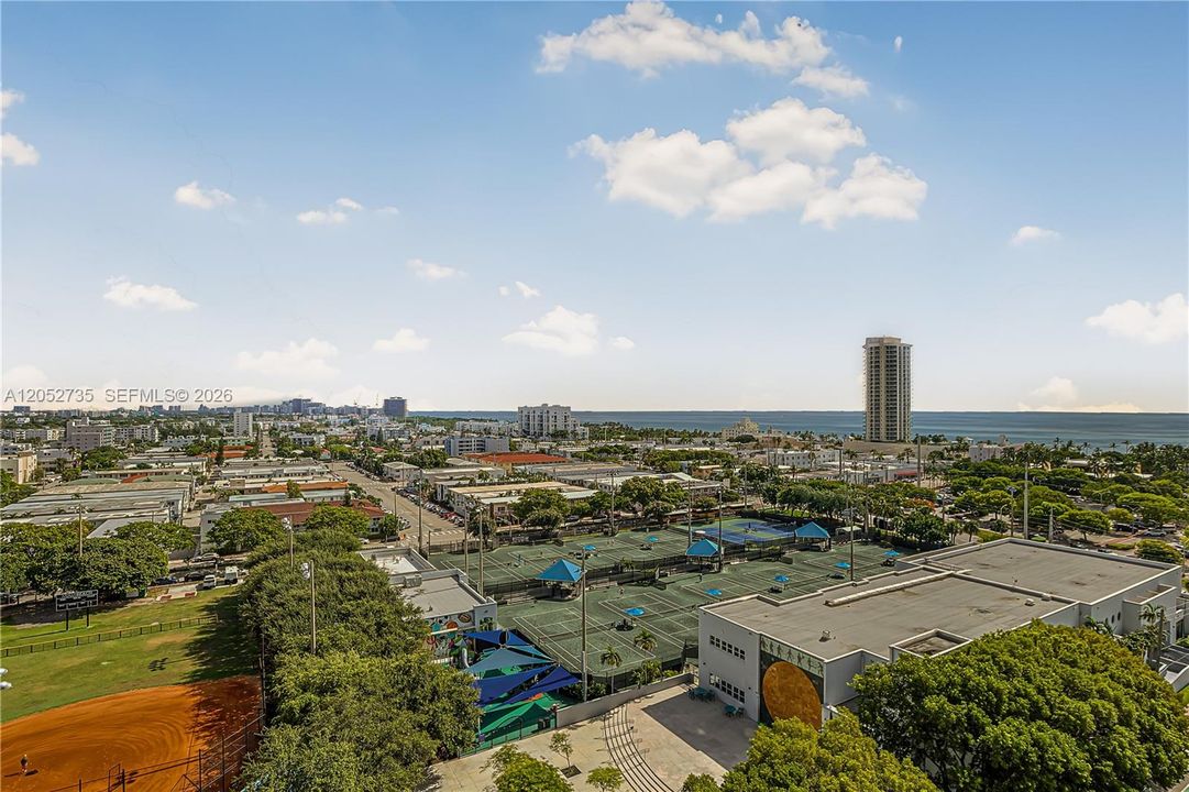 For Sale: $850,000 (1 beds, 1 baths, 435 Square Feet)