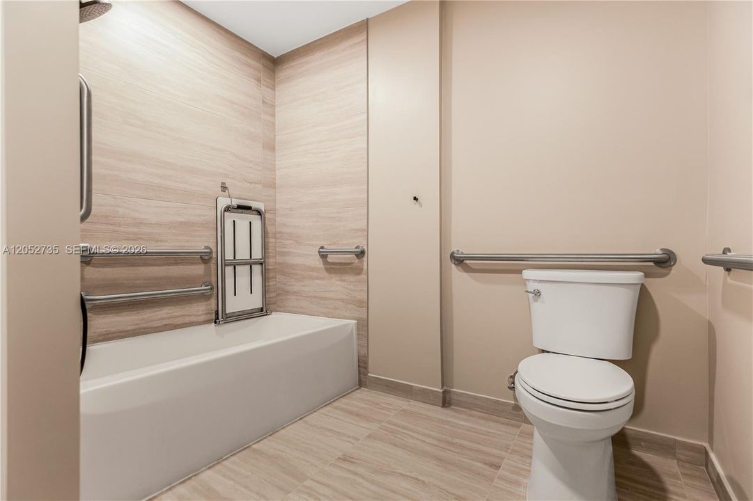 For Sale: $850,000 (1 beds, 1 baths, 435 Square Feet)