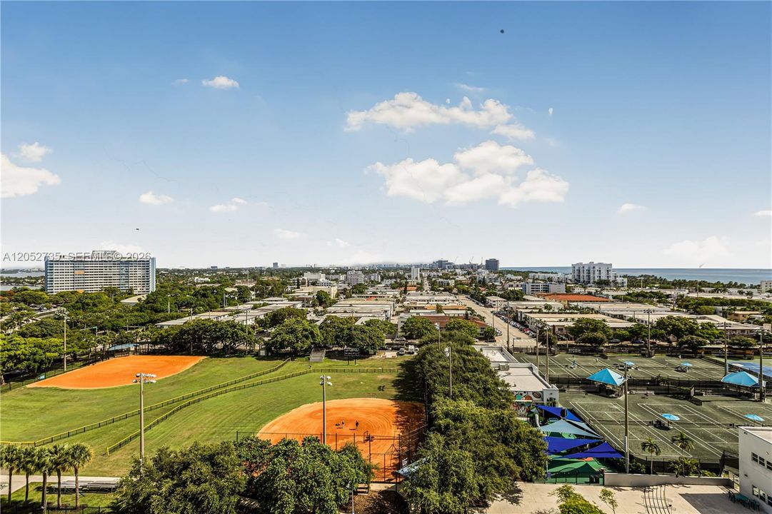 For Sale: $850,000 (1 beds, 1 baths, 435 Square Feet)