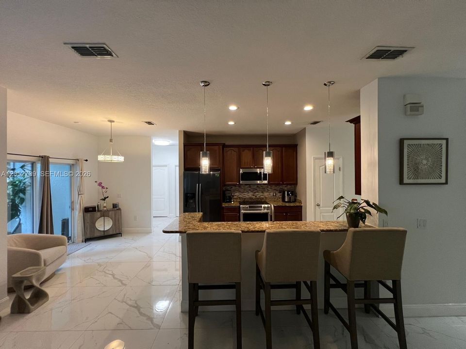 En Renta: $2,400 (3 camas, 2 baños, 1757 Pies cuadrados)