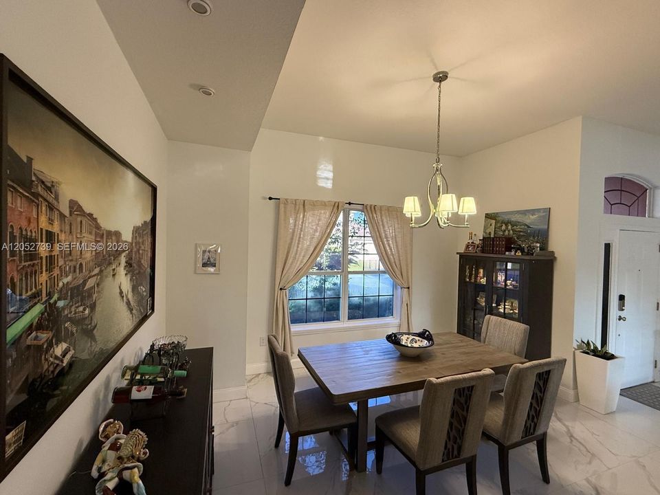 En Renta: $2,400 (3 camas, 2 baños, 1757 Pies cuadrados)