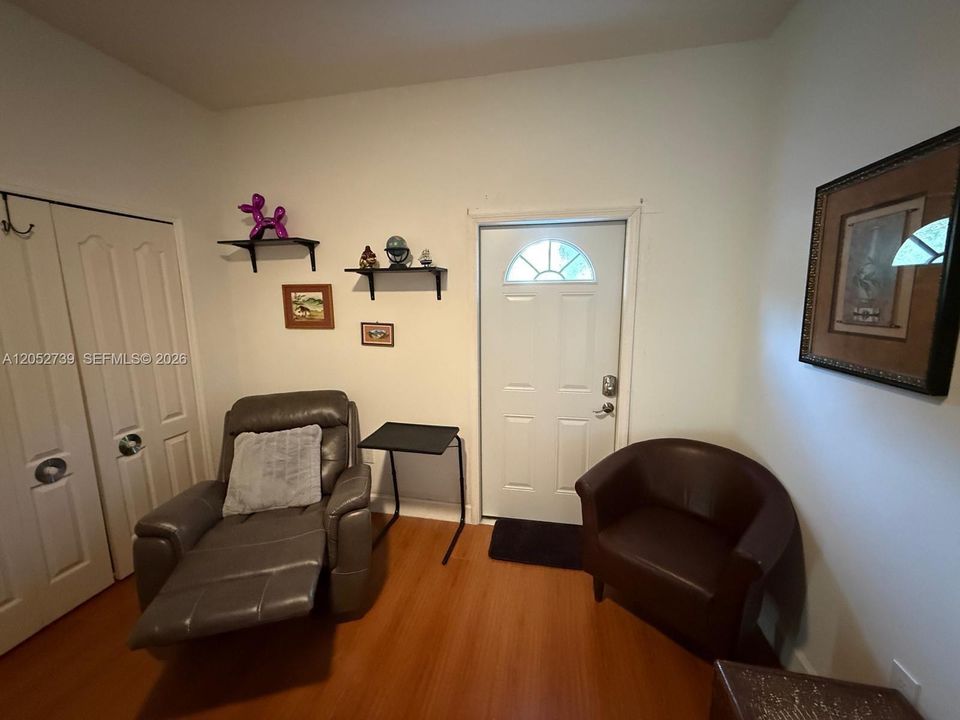 En Renta: $2,400 (3 camas, 2 baños, 1757 Pies cuadrados)