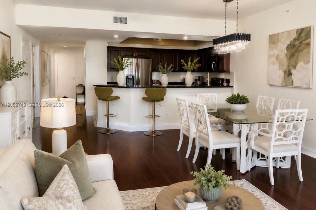 For Sale: $359,000 (2 beds, 2 baths, 1758 Square Feet)