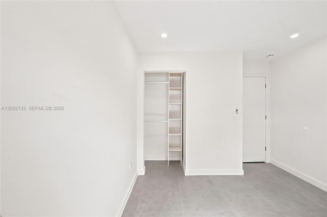 For Rent: $2,490 (3 beds, 1 baths, 2356 Square Feet)