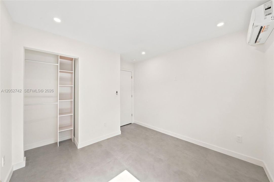 For Rent: $2,490 (3 beds, 1 baths, 2356 Square Feet)