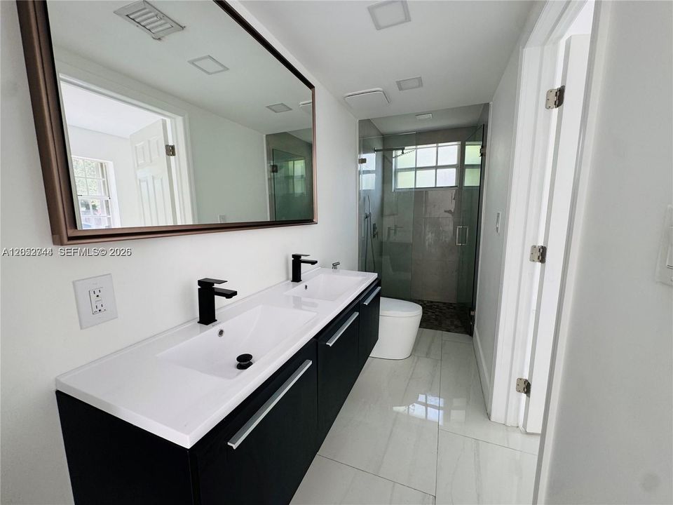 For Rent: $4,500 (4 beds, 2 baths, 1378 Square Feet)