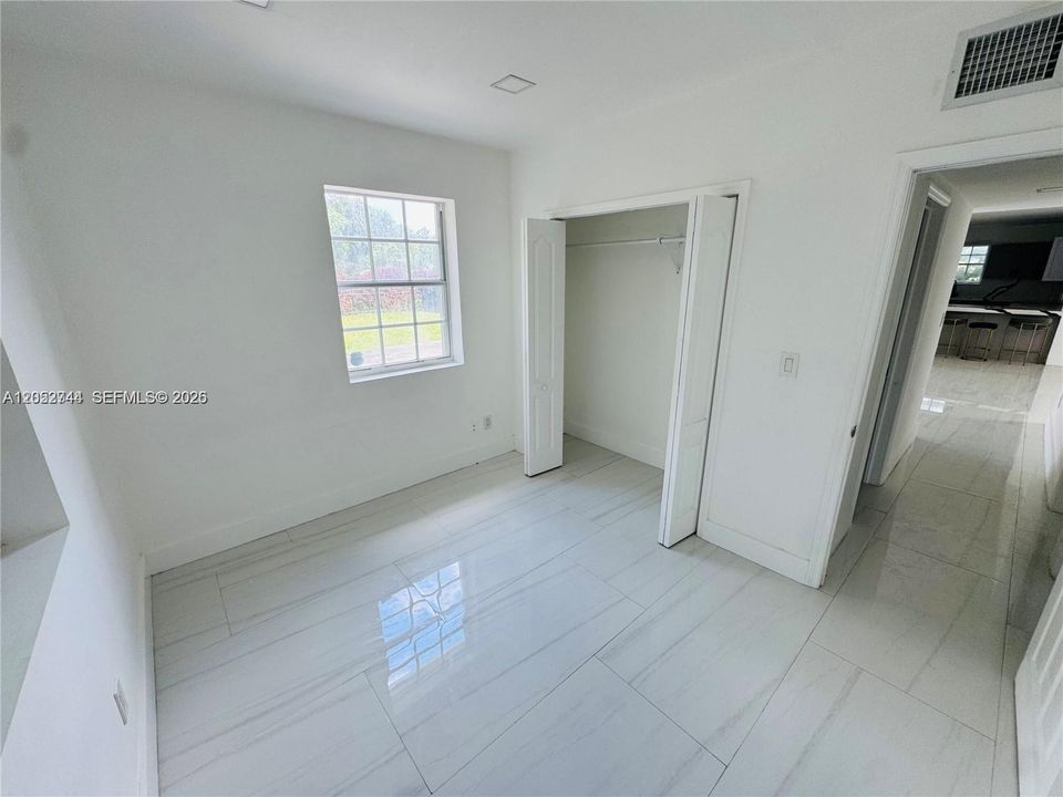 For Rent: $4,500 (4 beds, 2 baths, 1378 Square Feet)