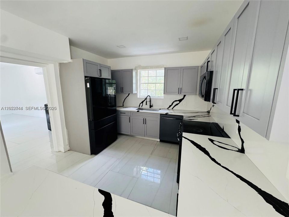 For Rent: $4,500 (4 beds, 2 baths, 1378 Square Feet)