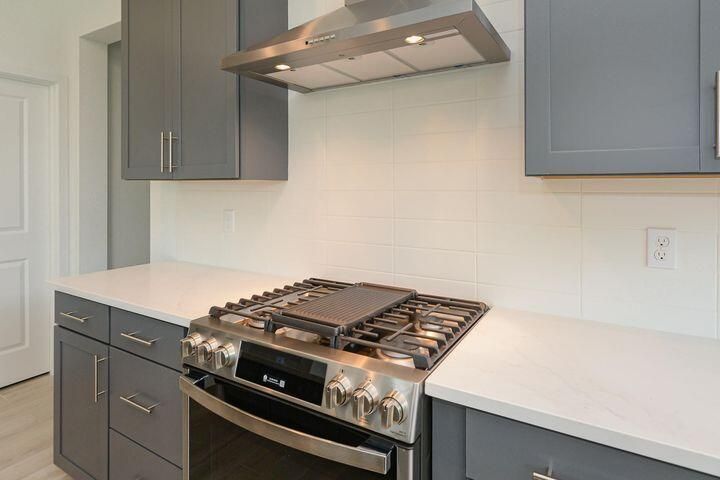 Kitchen 8