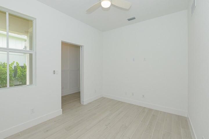 Den2