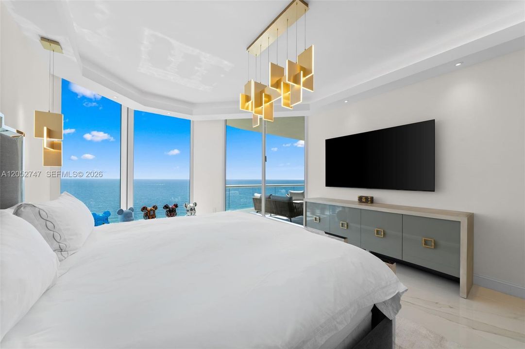 For Sale: $4,699,000 (3 beds, 5 baths, 3480 Square Feet)