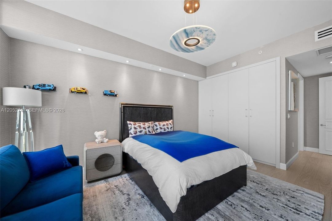 For Sale: $4,699,000 (3 beds, 5 baths, 3480 Square Feet)