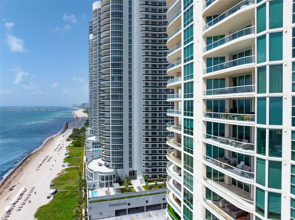 For Sale: $4,699,000 (3 beds, 5 baths, 3480 Square Feet)