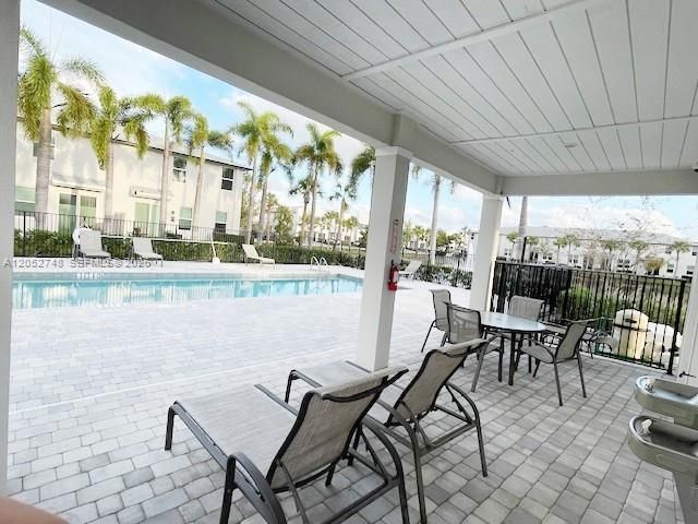 For Rent: $2,699 (3 beds, 2 baths, 1475 Square Feet)