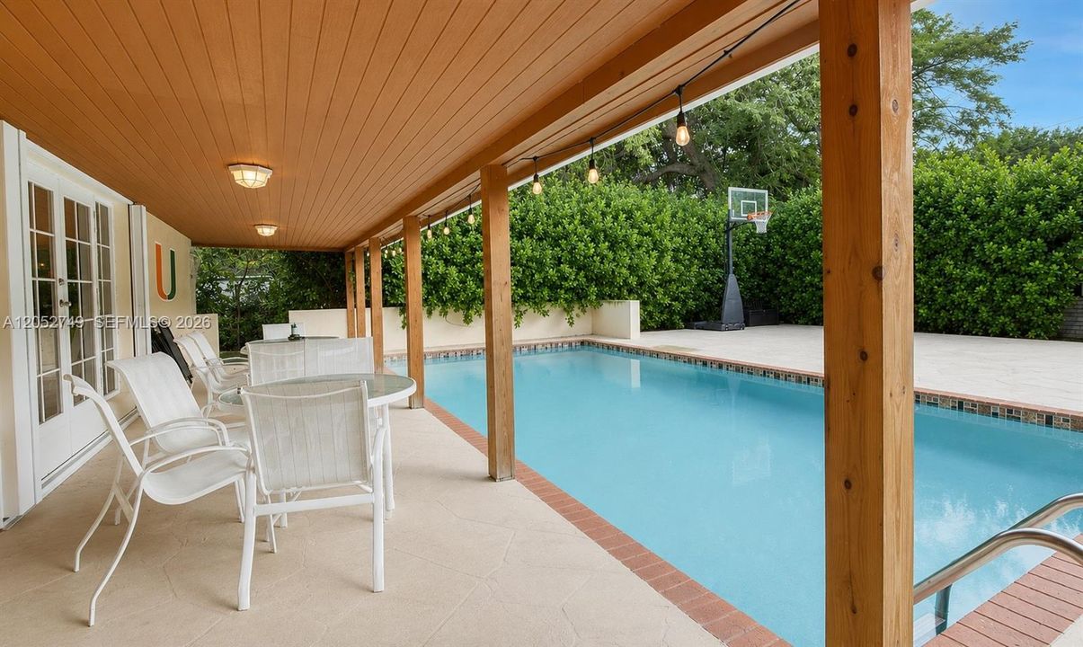For Rent: $9,000 (4 beds, 3 baths, 2326 Square Feet)