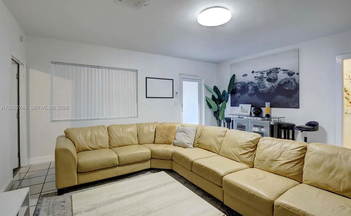 For Rent: $9,000 (4 beds, 3 baths, 2326 Square Feet)